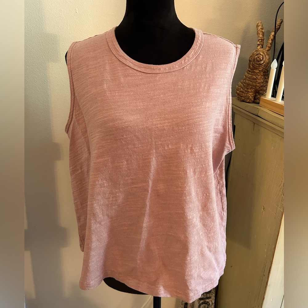 Duluth Trading Woman’s Tank Size XL